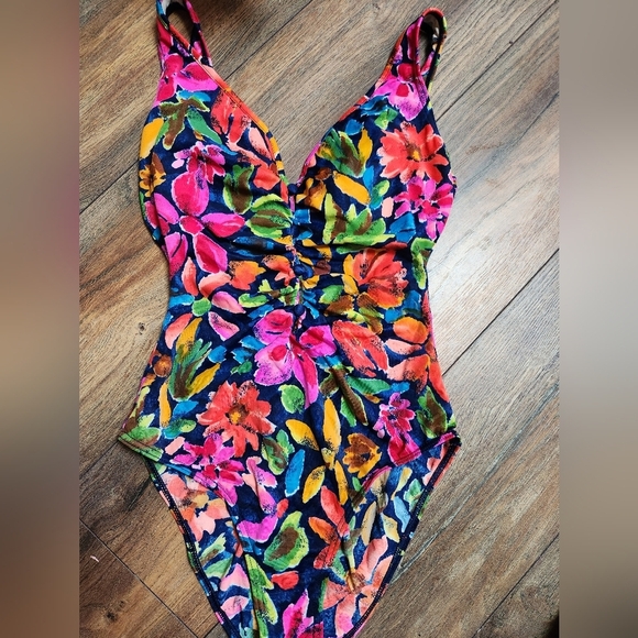 Sea Queen-NWOT Vintage One Piece floral Swimwear - Picture 2 of 4